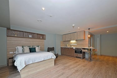 1 bed studio, Fontenoy Street, City Centre, Liverpool, L32AL - Image 1